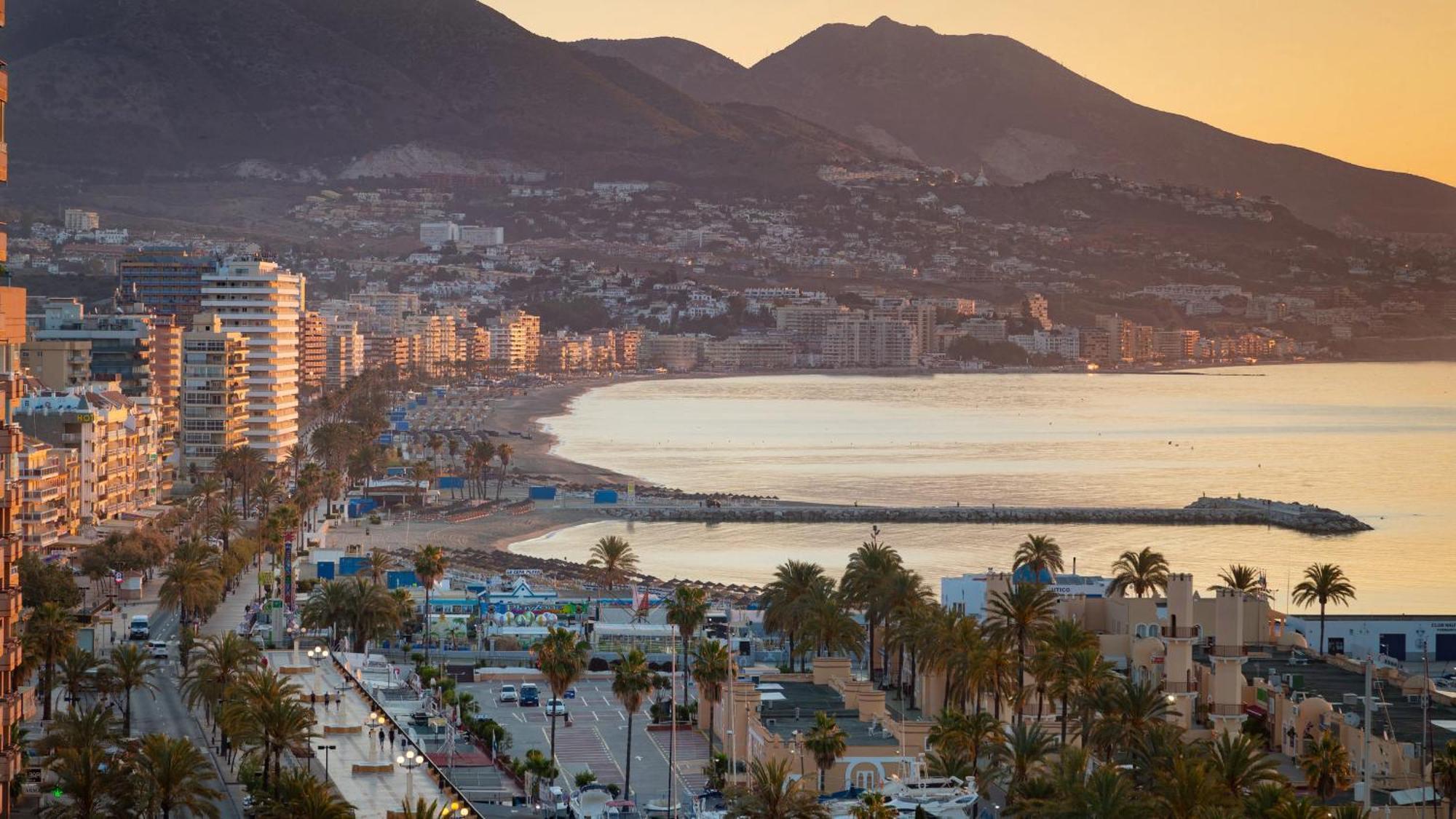 Fully Renovated Apartment In The Heart Of Fuengirola, 2 Min Walk To The Beach Exterior foto